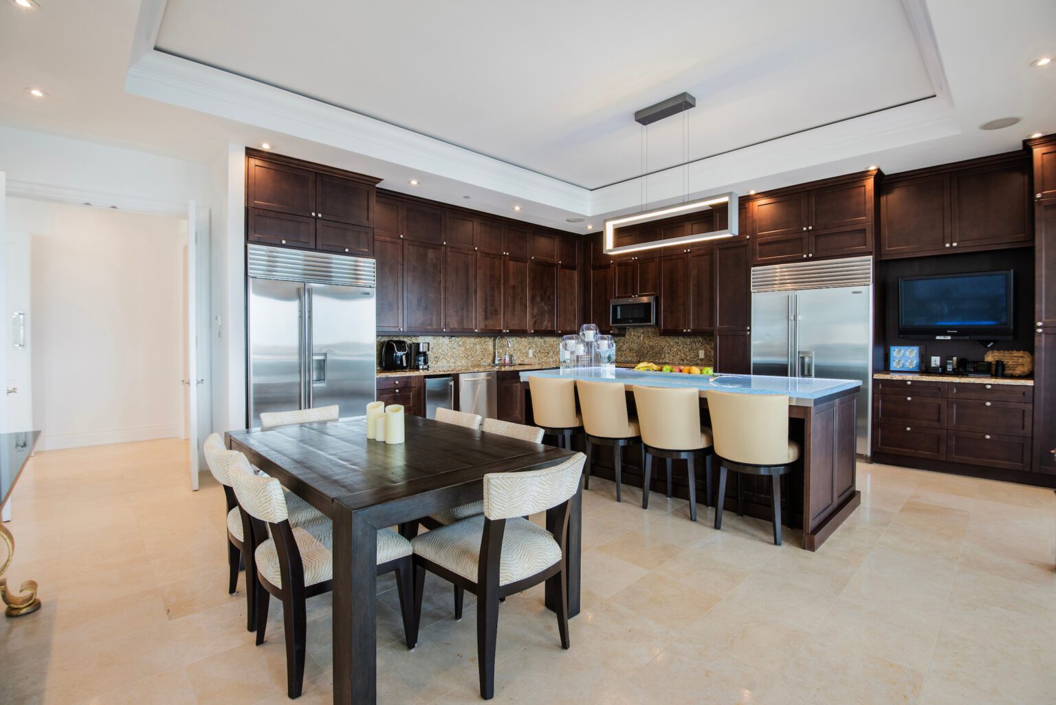 Curated visual reference: Private Penthouse Estates In Haining Reference: Home Of The Week Ocean Club Estates Penthouse Retreat