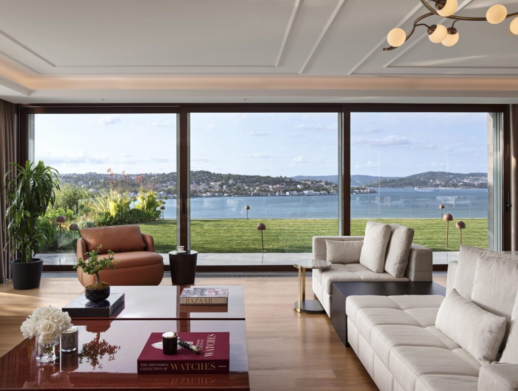 East meets West in Contemporary Istanbul Home