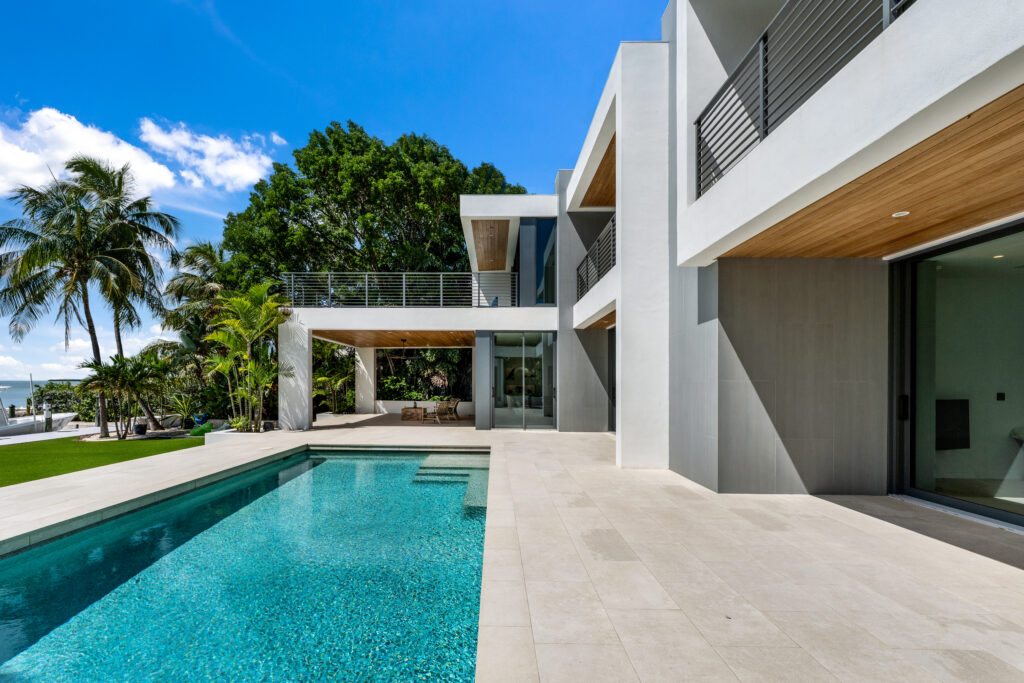 A Contemporary Florida Keys Estate Combines Bayfront Living, Private Dockage, and Sunset Views