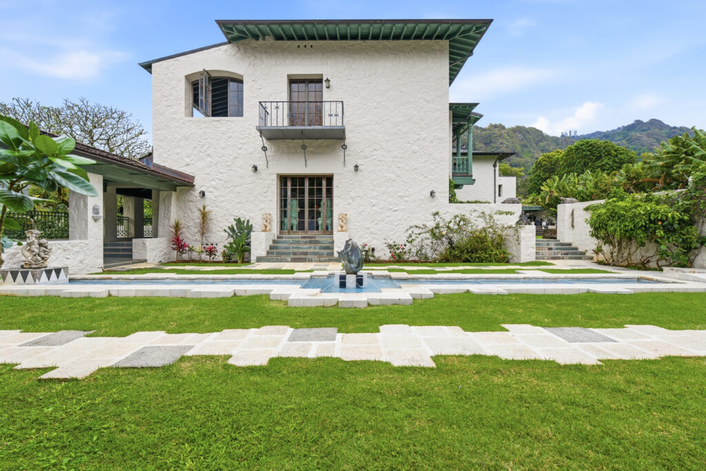 Historic Hawaiʻi Landmark Hits Market