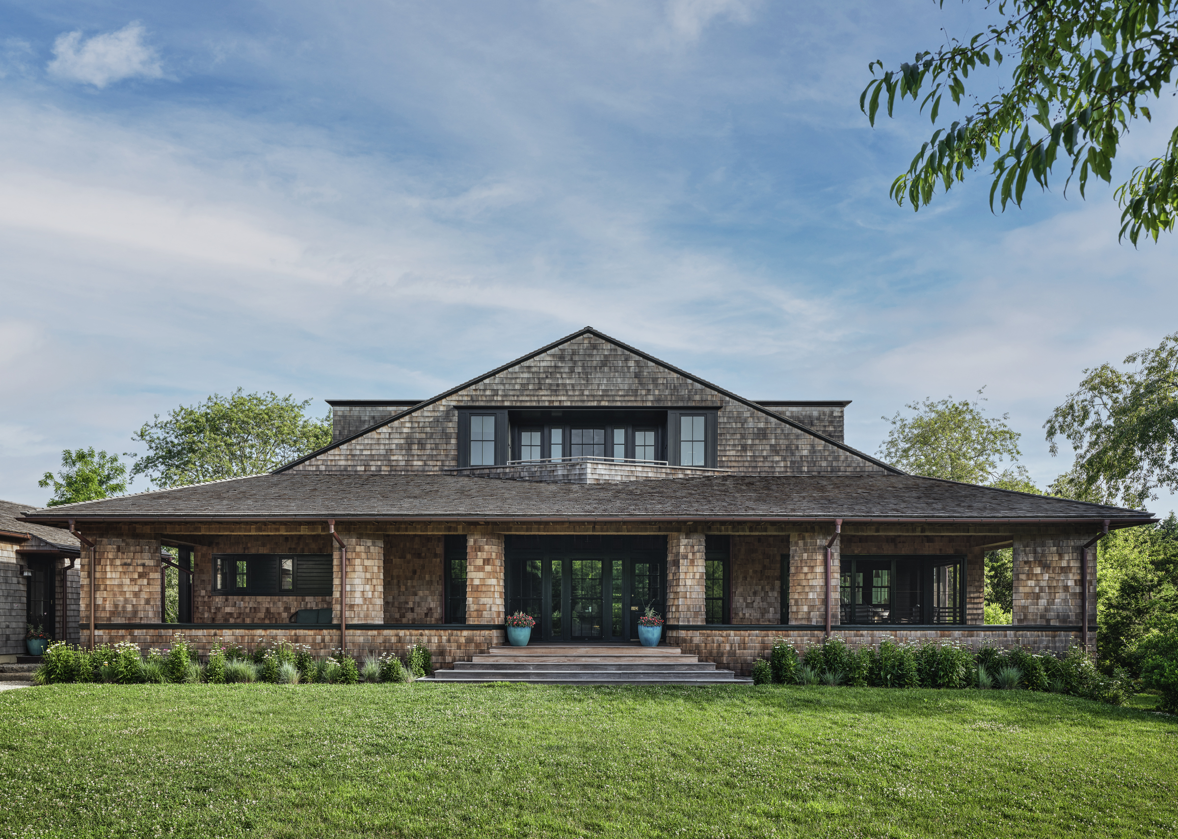 Kligerman Architecture and Design's cedar-shingled family retreat in Weekapaug, Rhode Island