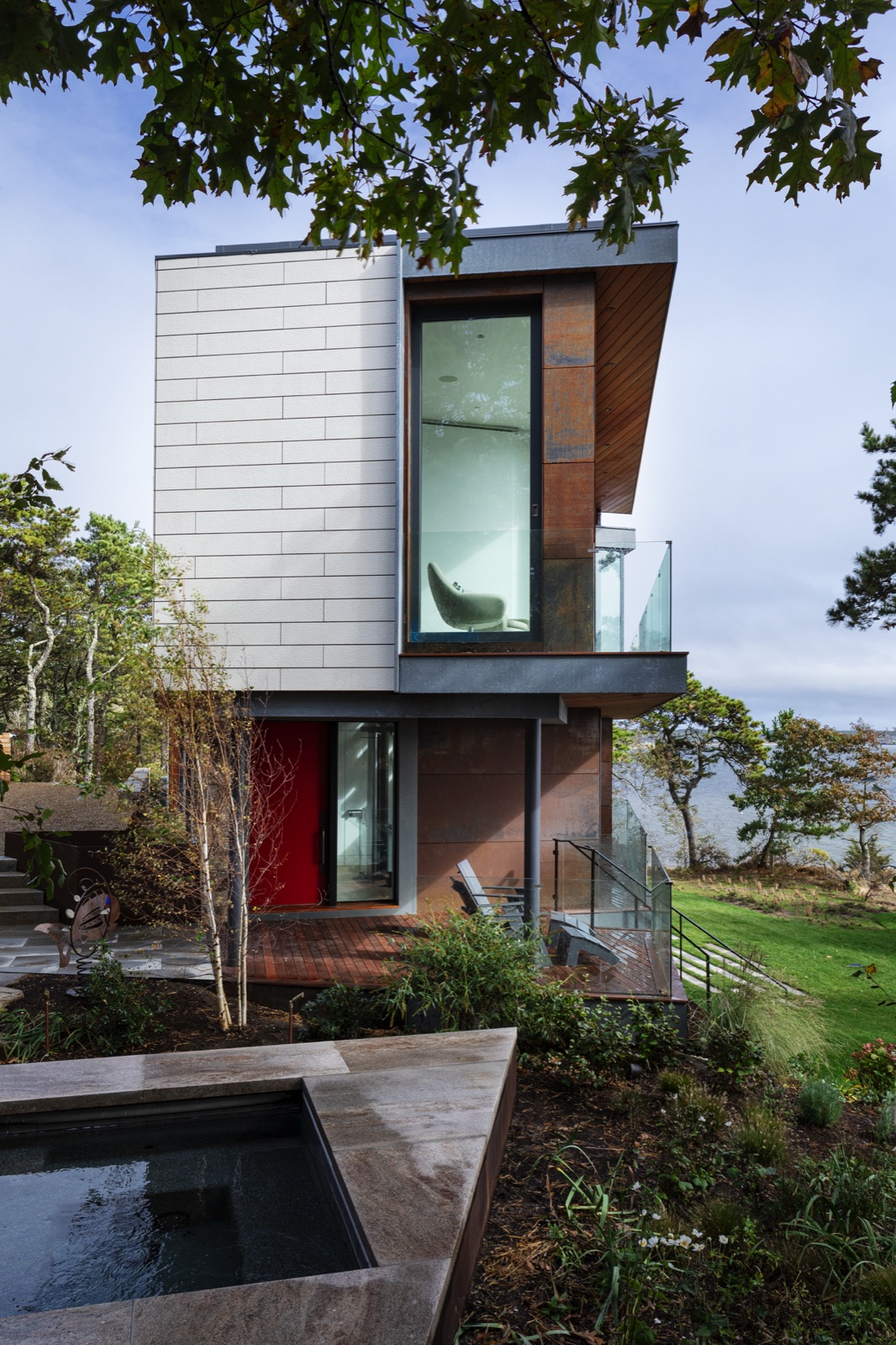 Spa and terrace at Miter Point overlooking the water