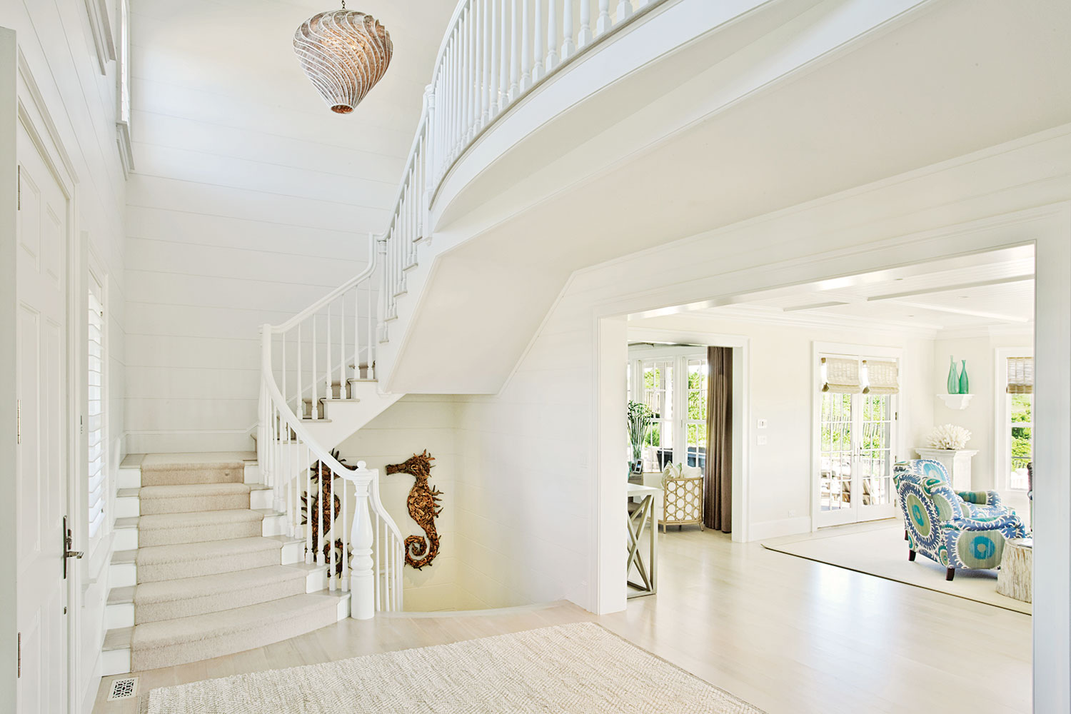 A Dash Of Interior Design Drama On Nantucket Ocean Home